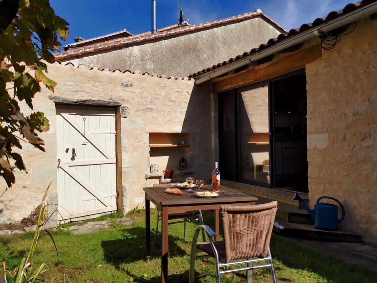 La Maison De Thomas Saint-Amant-de-Boixe Zewnętrze zdjęcie